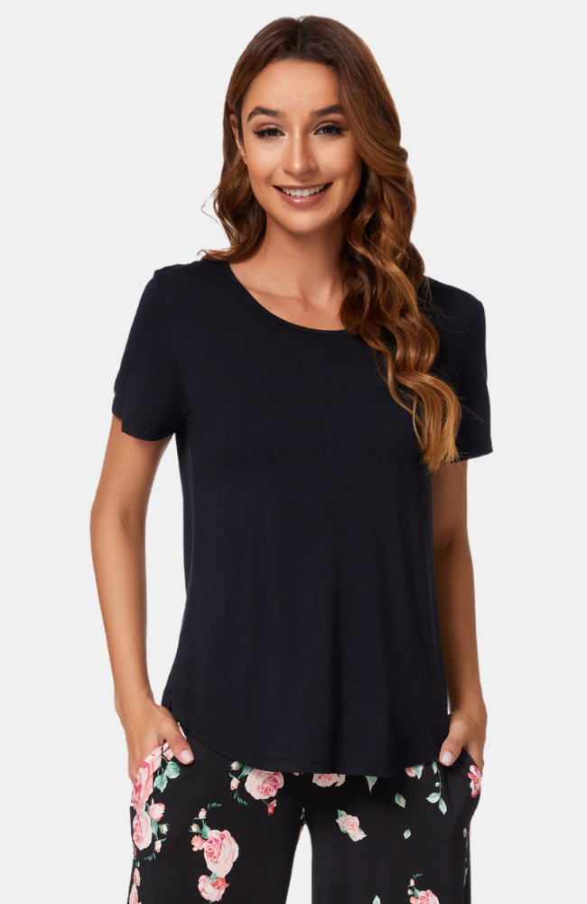 Ladies soft round neck bamboo t-shirt. Relaxed fit. Curved hem. Black S-4XL.