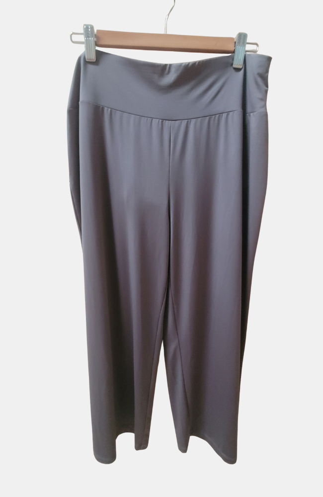 Sample: Bamboo/Nylon Capri Pants (L/14)